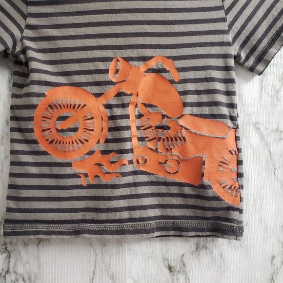 💕 Circo Boys Tee Size 5T Stripe with motorcycle - Picture 4 of 6